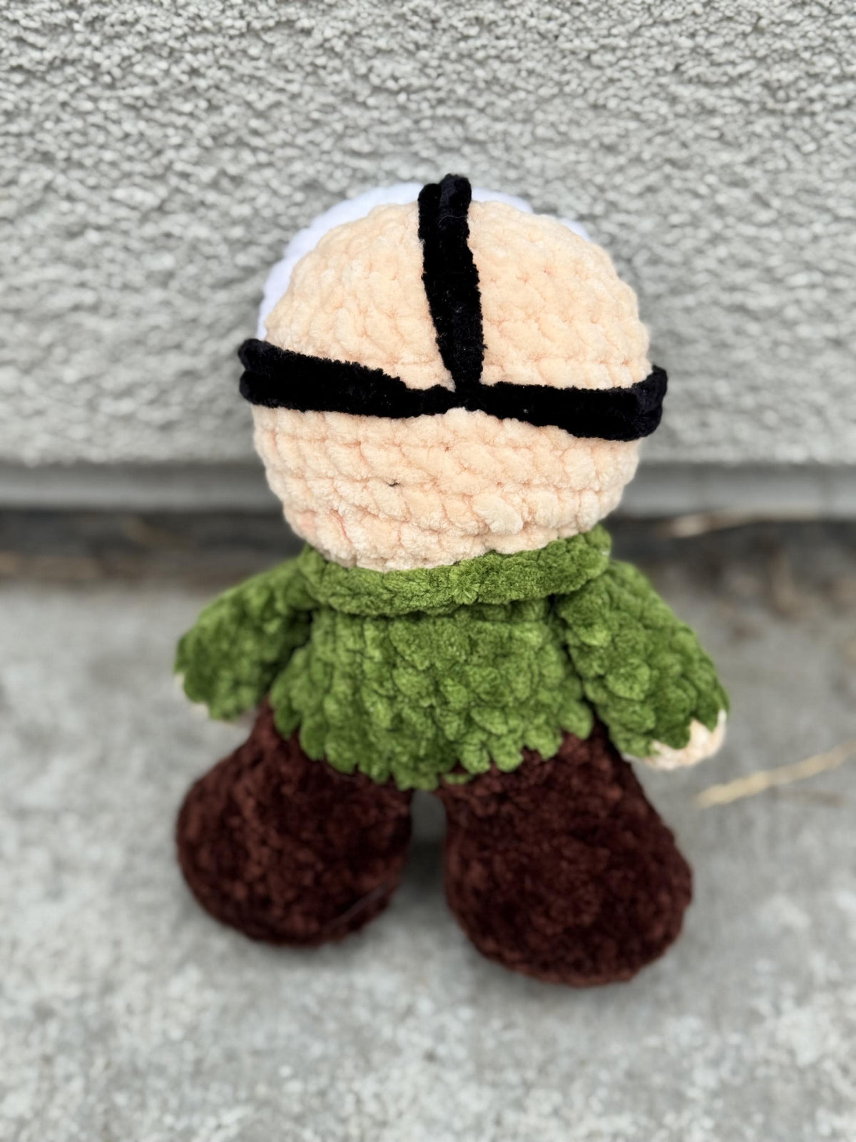 Handmade Crochet Hockey Mask Horror Doll | Spooky Chenille Plushie | Halloween Horror Collectible | Creepy Cute Slasher Doll