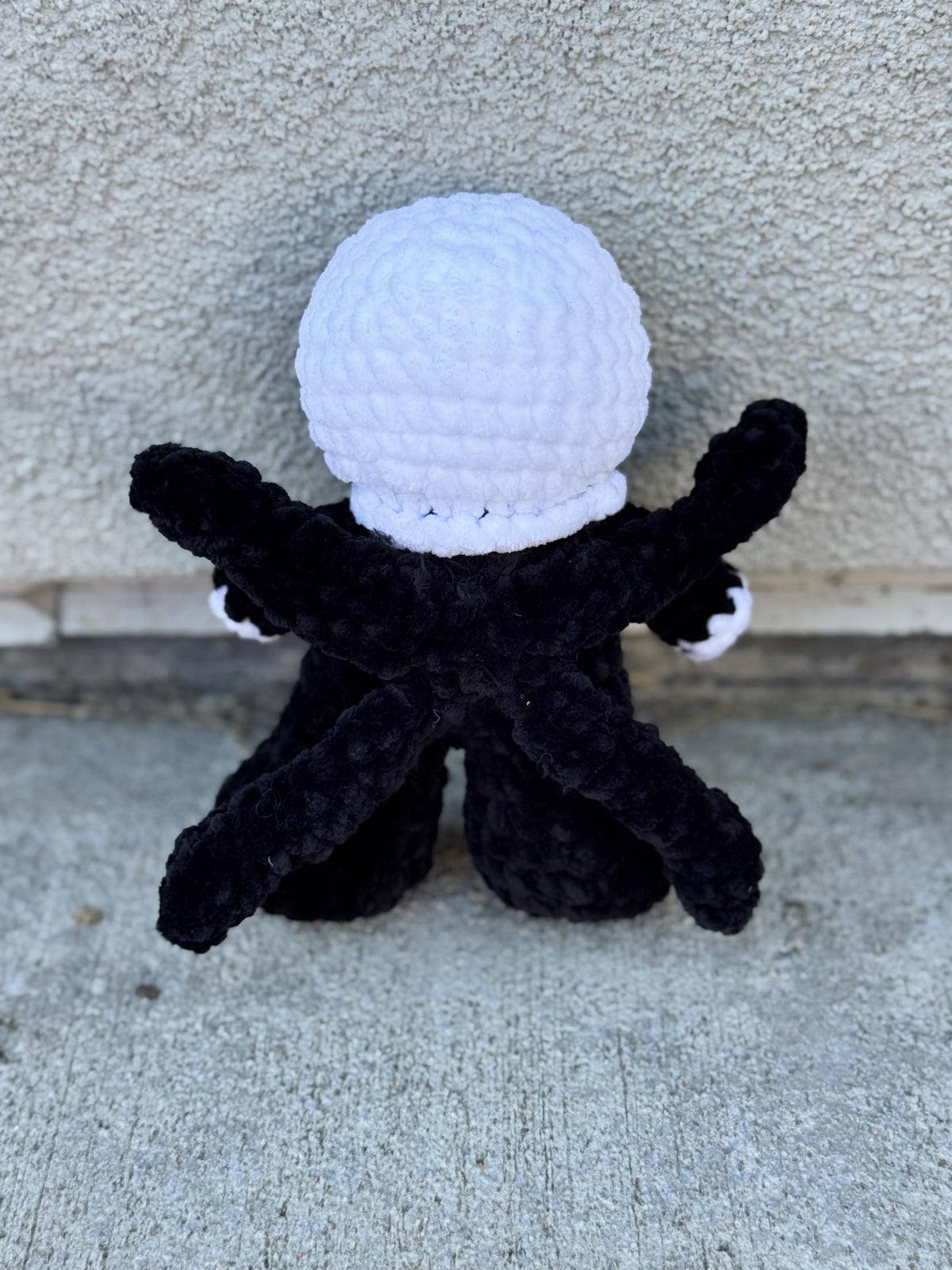 Handmade Crochet Slenderman Plushie – 7" Creepypasta Halloween Plush | Desk Buddy, Horror Collectible